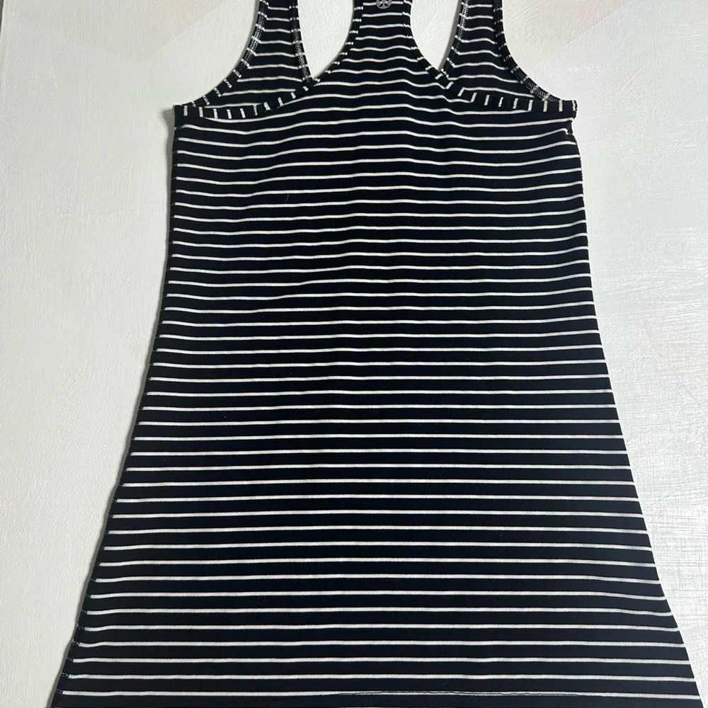 Lululemon Cool Racerback Parallel Stripe Black White p2p 12” approx size 4/6 - Picture 10 of 11
